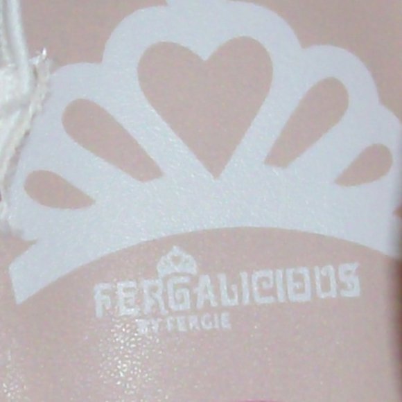 fergilicious white  wedges- W S 3 - Picture 3 of 4